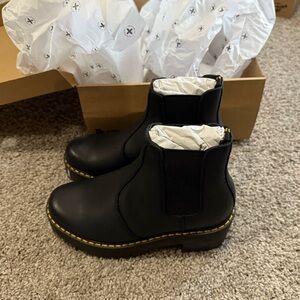 Dr. Martens Women's Rometty Chelsea Boot, Black Burnished Wyoming, 5